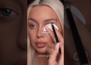 👁️✨ Russian Makeup Artist Secret Hack for Model Eyes in 2 Minutes!