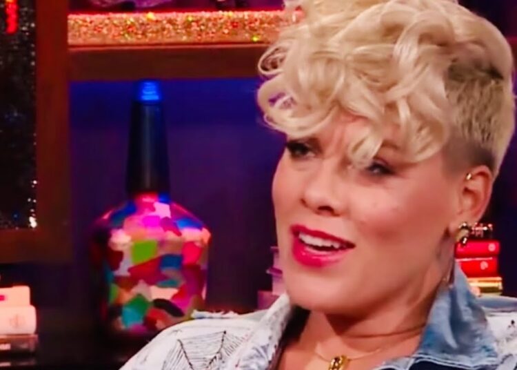 15 Artists That Witnessed The Kelly Clarkson Effect !! 🤯🤯