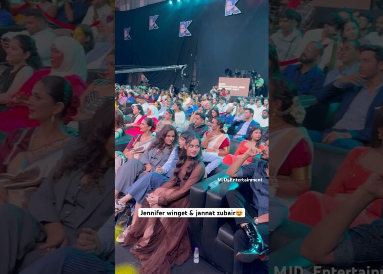#jennifer #jannatzubair 😍 #sanyamalhotra #bollywood #celebrity #faisu #awardshow #karansinghgrover