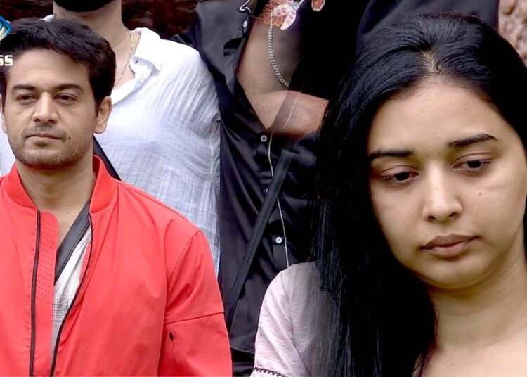 Bigg Boss 19 WKV Update:  Gaurav Mridul Se Tanya Ne Ki Gossip, Kaha Yaha Akar Mila Reality Check