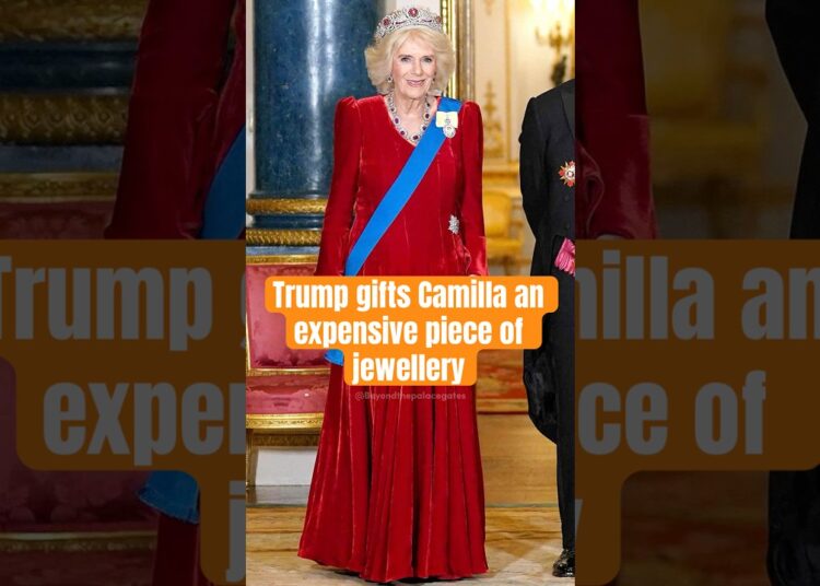Trump gifts Camilla an expensive piece of jewellery #royal #camilla #trump