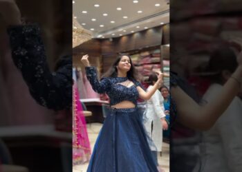 When you try it on and suddenly feel like royalty. That’s the Janamaakshar effec]