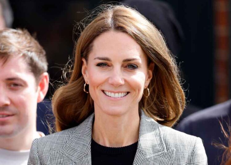 4 Iconic Fashion Moments From the Royal Family
