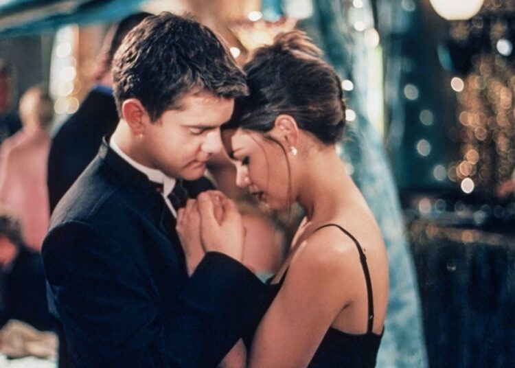 9 Behind-the-Scenes Secrets From 'Dawson's Creek' and Beyond