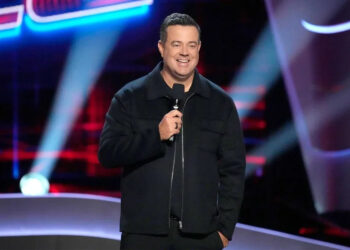 Carson Daly on stage during The Voice Episode 2502