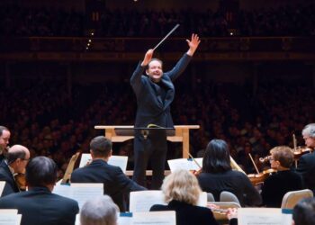 Andris Nelsons conducts Beethoven Symphony No. 4 with the Boston Symphony Orchestra. (Courtesy Hilary Scott)