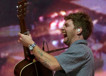 Alex Warren performs Tuesday, Sept. 23, 2025, at Everwise Amphitheater in Indianapolis.