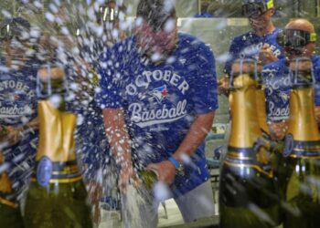 American League-best Blue Jays beat Royals 8-5 and clinch their 1st postseason berth since 2023 | Sports
