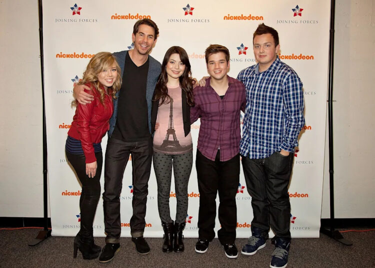 Jennette McCurdy, Jerry Trainor, Miranda Cosgrove, Nathan Kress and Noah Munck pose backstage at the auditorium at Naval Submarine Base New London on Jan. 11, 2012, in Groton, Connecticut.