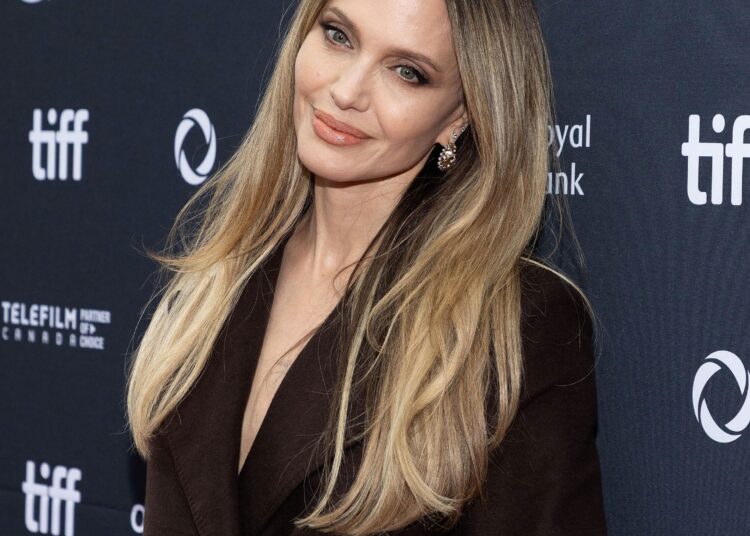 Angelina Jolie House-Hunting In London, ‘Can’t Wait’ To Leave Hollywood ‘For Good’ (Exclusive) – Star Magazine