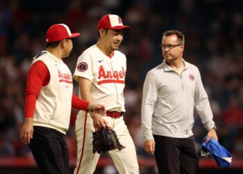 Angels’ Yusei Kikuchi leaves with finger cramp in victory over Royals – Orange County Register