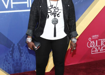 Angie Stone at 2016 Soul Train Awards