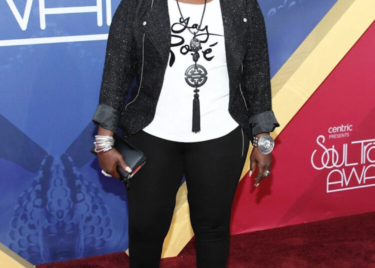 Angie Stone at 2016 Soul Train Awards