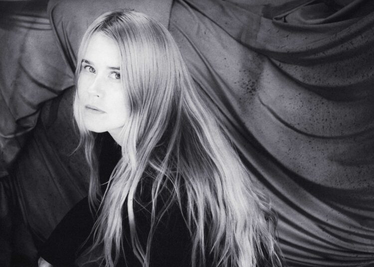 Anna Von Hausswolff Shares Ethereal New Single “Facing Atlas”