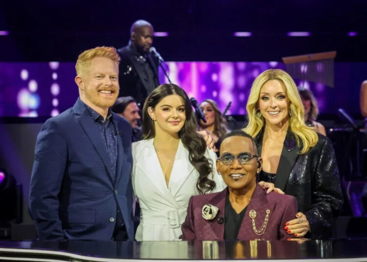 Jesse Tyler Ferguson, Ariel Winter, Randy Jackson and Jane Krakowski in the NAME THAT TUNE “Modern Family Tunes" Season Premiere episode airing Monday, Sept. 15
