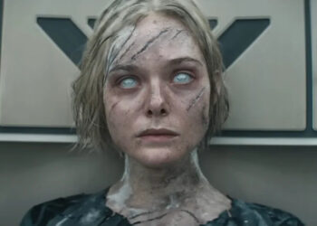 Elle Fanning as Thea in Predator: Badlands.
