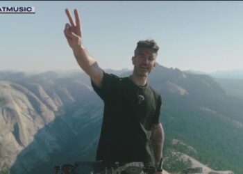 Bay Area DJ plays set atop Yosemites Half Dome, bringing music to new heights