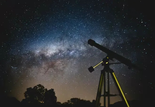 Beer, stargazing, clown comedians bringing entertainment in the Borderland this weekend