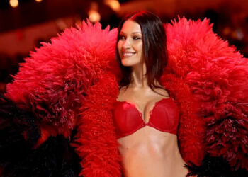 bella hadid victorias secret