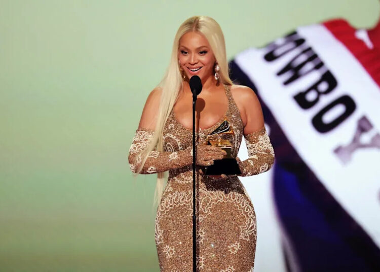 LOS ANGELES, CALIFORNIA - FEBRUARY 02: Beyoncé accepts the Best Country Album award for