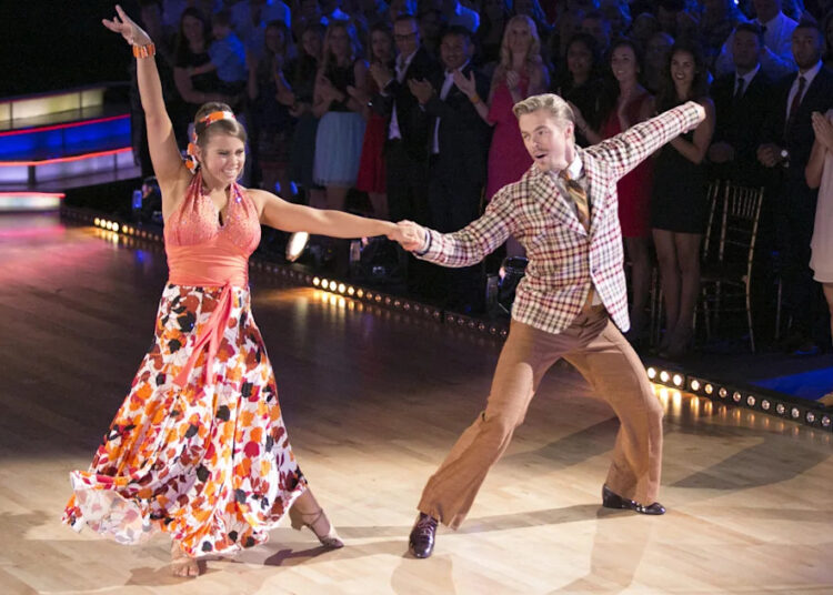 DANCING WITH THE STARS, (from left): Bindi Irwin, Derek Hough, 'Week 3: TV Night with Guest Judge Alfonso Ribeiro', (Season 21, ep. 2105, aired Sept. 28, 2015). photo: Adam Taylor / ©ABC / Courtesy Everett Collection
