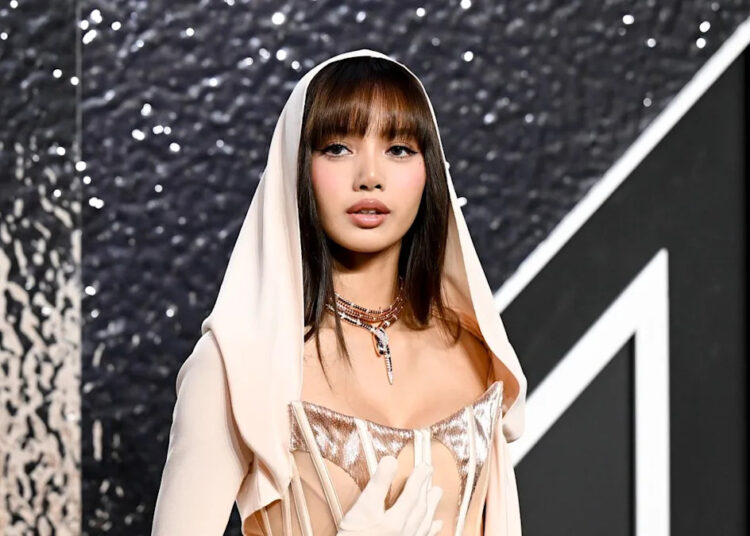 Blackpink’s Lisa Skipped the 2025 VMAs but Won for Best K-Pop