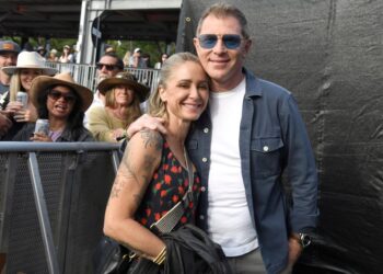 GettyImages-2217092144 Bobby Flay Sweetly Compliments Girlfriend Brooke Williamson's Look
