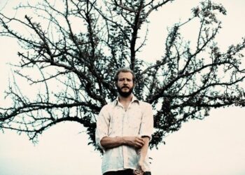Bon Iver Joins Daniel Caesar On Collaborative New Single “Moon”