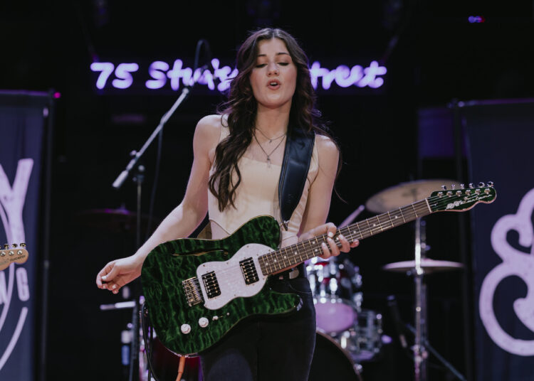 Breakout Singer-Songwriter Sydney Irving Signs Worldwide Record Deal with DEKO Entertainment / Warner Music Group-ADA
