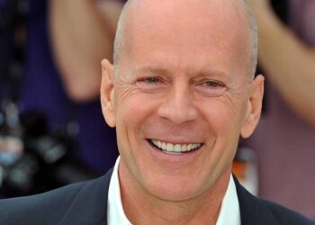 Bruce Willis' wife Emma details first sign of his dementia | Celebrity News | Showbiz & TV