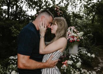 MEGA1354750_001-Travis-Kelce-Taylor-Swift-Engagement-Donna-Kelce