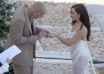 MATTIA - PINO -COBRA TEAM / BACKGRID Charli XCX and George Daniel on their wedding day in Sicily.