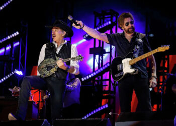 NASHVILLE, TENNESSEE - JUNE 05: Kix Brooks and Ronnie Dunn of Brooks & Dunn perform during CMA Fest 2025 at the main stage at Nissan Stadium on June 05, 2025 in Nashville, Tennessee. (Taylor Hill/FilmMagic)
