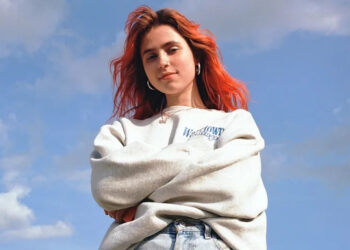 Clairo Signs to Atlantic