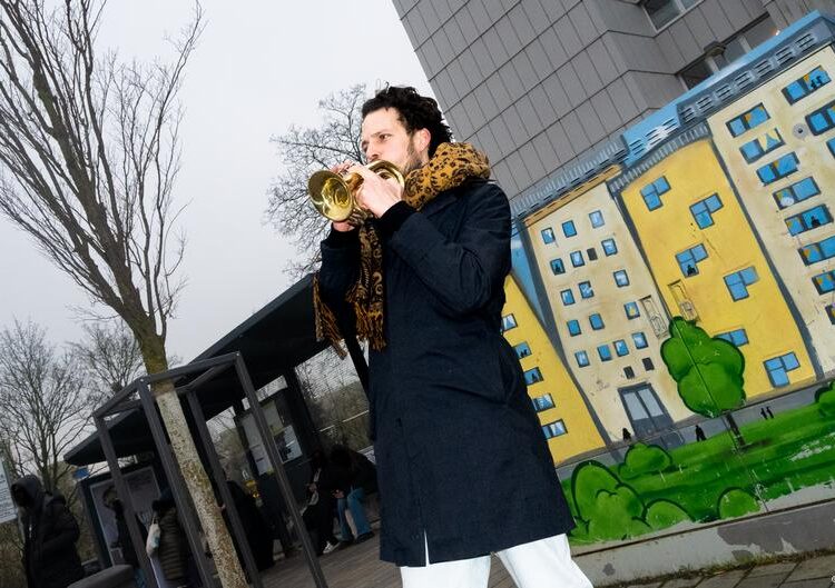 Classical music is winning a new generation in Germany – DW – 09/26/2025