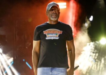 Country music artist seemingly confirms new girlfriend - Celebrity News - Entertainment