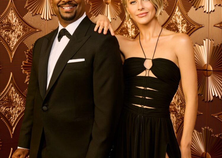 “Dancing with the Stars” hosts Alfonso Ribeiro and Julianne Hough for Season 34.