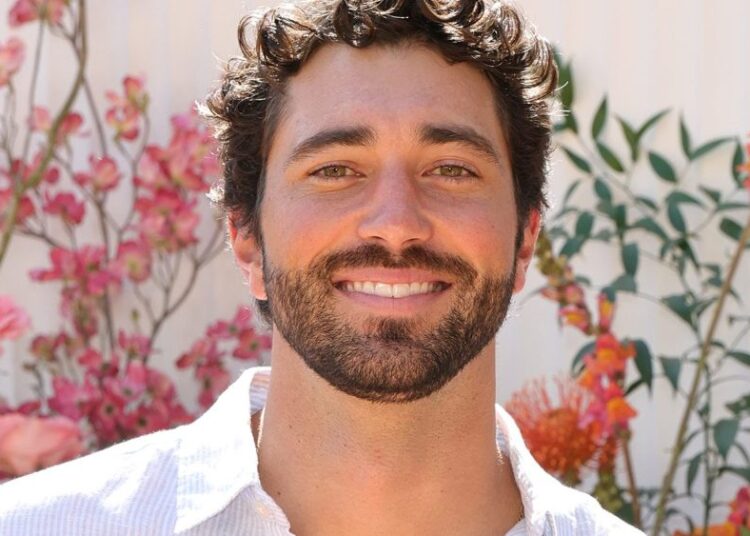'Dancing With the Stars' Sets Podcast Hosted by Joey Graziadei