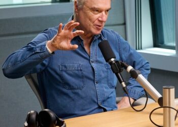 David Byrne reflects on new album, Talking Heads, and the music industry - Music News