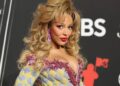 Doja Cat Defends ‘Vie’ Cover Art From Fan Backlash