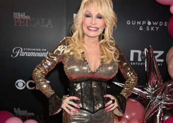 Dolly Parton Misses Dollywood Ride Announcement While Recovering From Kidney Stone – Star Magazine
