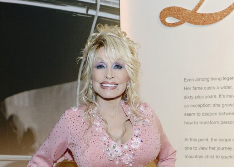 Dolly Parton misses Dollywood appearance after being hospitalized - Celebrity News - Entertainment