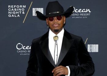 'Don't Try Me': R&B Star Ne-Yo Gets Physical With Stage Intruder During Concert