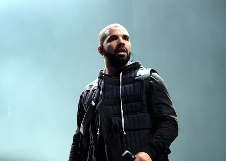 Drake Denies Getting Plastic Surgery, Confesses to Photoshopping Six-Pack Abs – Star Magazine