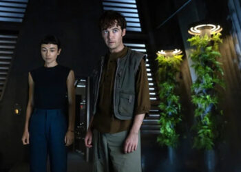 Sydney Chandler and Alex Lawther in 'Alien: Earth' Season 1 finale