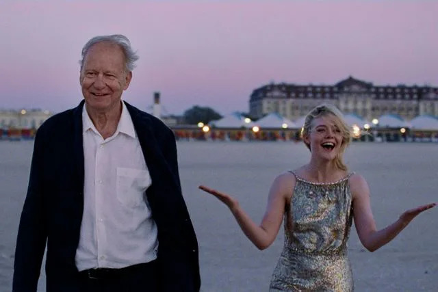 Neon Elle Fanning (R) in Sentimental Value (2025)