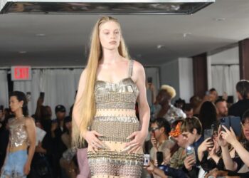 Elon Musk’s estranged daughter makes NYFW debut - Celebrity News - Entertainment