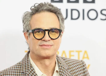 Mark Ruffalo smiling