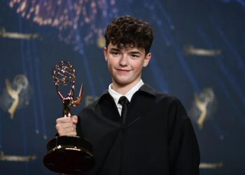 Owen Cooper with his Emmy