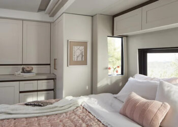 The bedroom of one of Dreamliner's many Star Buses. (Zeke Ruelas)